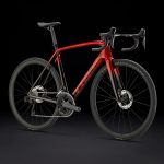 Trek ÉMONDA SLR 7 DISC Ultegra Di2 Roadbike - 2023 - Metallic Red Smoke to Red Carbon Smoke - Image 3